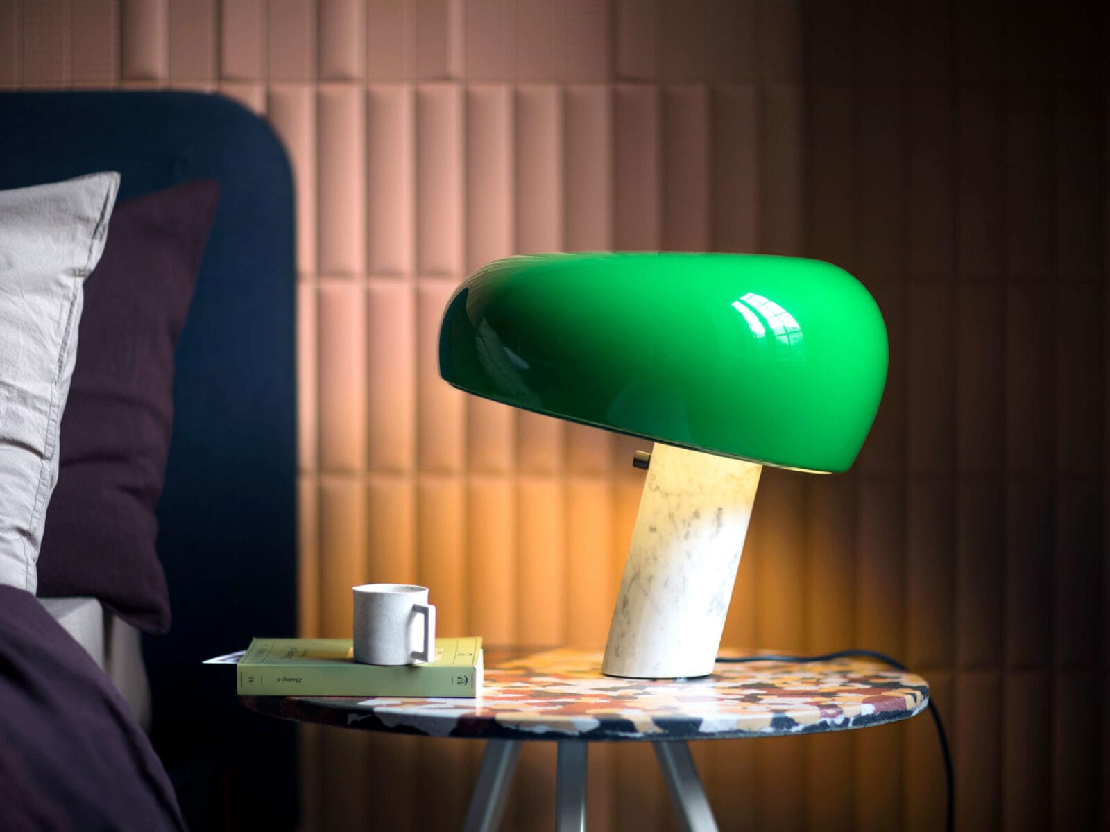 snoopy-green-table-castiglioni-flos-01 klassiker berge interiør bordlampe marmor med farge
