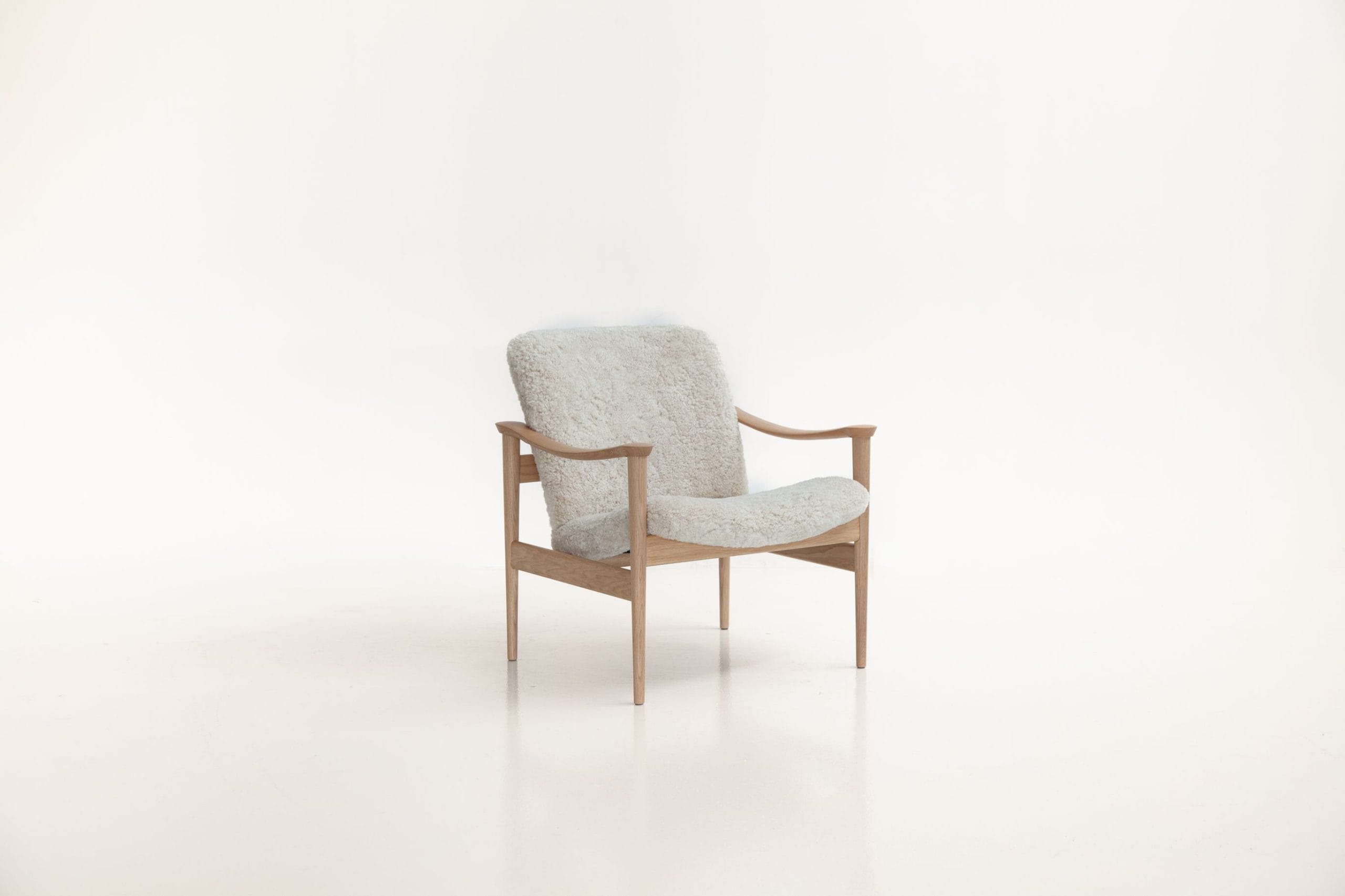 stol 711 fåreskinn klassiker hjelle berge interiør