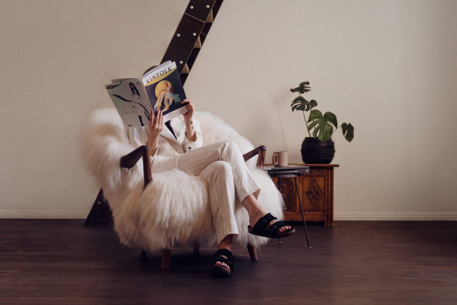 lenestol hyttestol gostol go'stol skinnstol berge interiør eikund