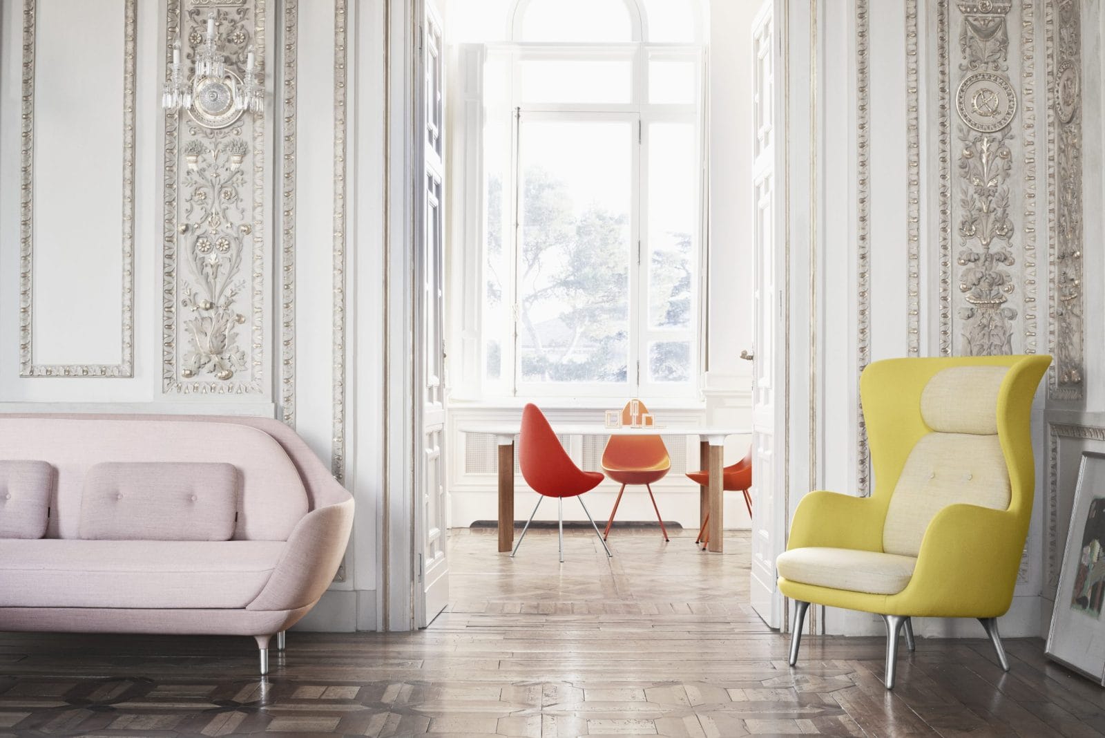 140115_Fritz_Hansen_JH_BORD_RO_FAVN_035_RGB berge interiør lenestol spisestol sofa klassikere